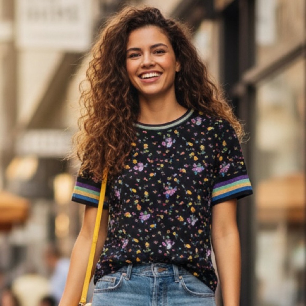 - & other stories stretchy floral crew neck pull over  t shirt small